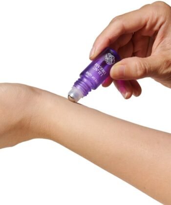 Visão alternativa de EYE OF LOVE - BLOOM DIA PARA NOITE FEROMÔNIO ROLL-ON PERFUME CONJUNTO 2 X 5 ML