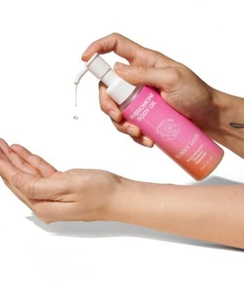 Visão alternativa de EYE OF LOVE - ÓLEO CORPORAL BLOOM COM FEROMONAS SUNNY DAZE 120 ML
