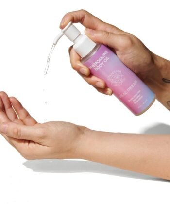 Visão alternativa de EYE OF LOVE - ÓLEO CORPORAL BLOOM LILÁS DREAM COM FEROMONAS 120 ML